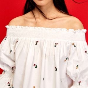 🌷💕🕊Zara shoulders off top🕊💕🌷